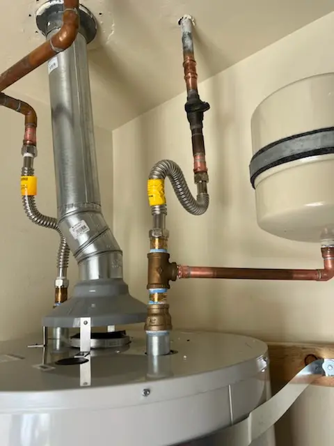 Water heater installation and plumbing repair in Portage Park